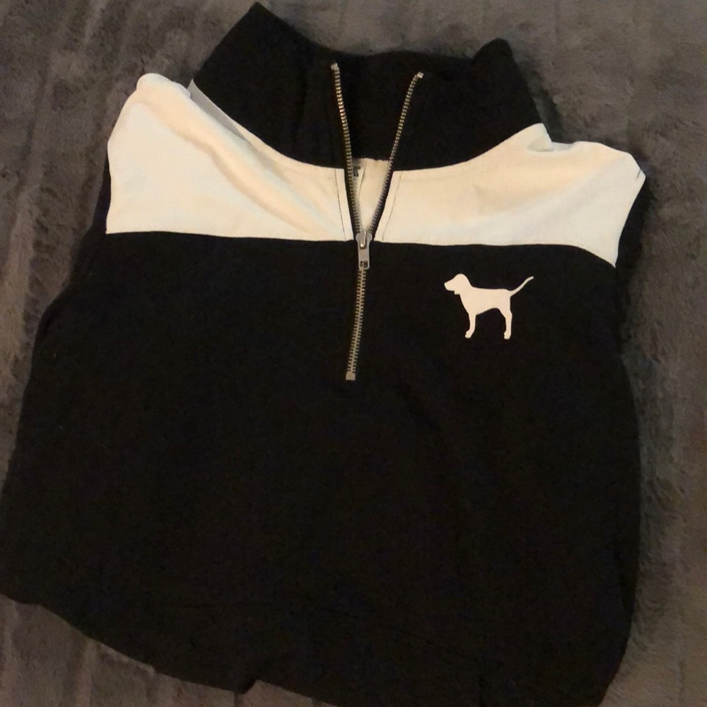 VS PINK quarter zip with pocket in medium